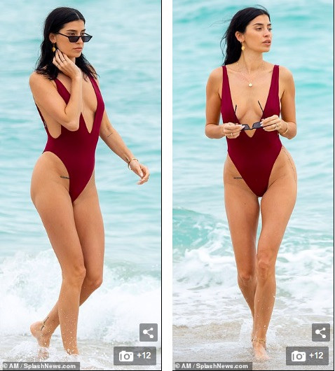 'Mỹ nhân nóng bỏng nhất Canada' mặc áo tắm xẻ bạo đẹp đến 'nghẹt thở' ảnh 6