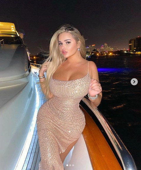 Loạt mỹ nhân đình đám đăng ảnh nóng bỏng chào năm mới 2020 ảnh 5