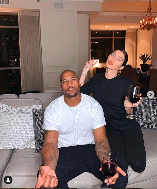 Loạt mỹ nhân đình đám đăng ảnh nóng bỏng chào năm mới 2020 ảnh 4