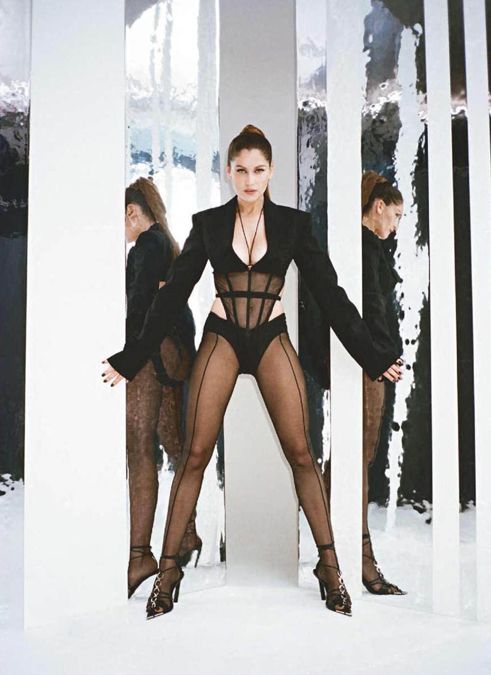 Mỹ nhân từng là 'Biểu tượng nước Pháp' quyến rũ kiêu kỳ ở tuổi 42 ảnh 8