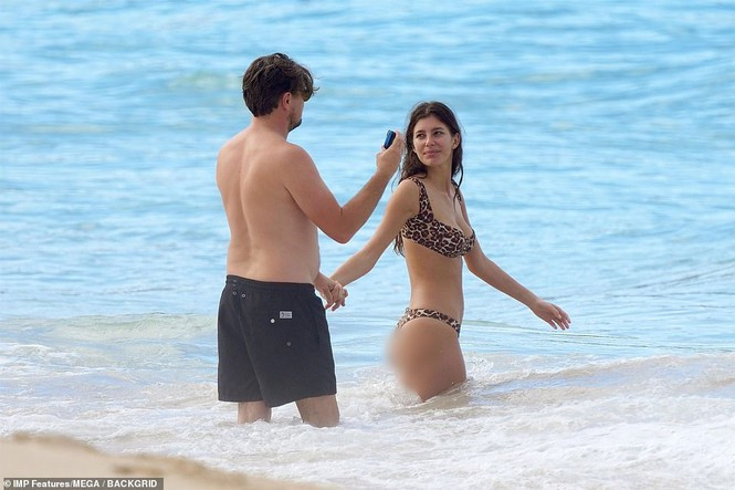 Bạn gái kém 23 tuổi của Leonardo DiCaprio đẹp như nữ thần tại sự kiện ảnh 9