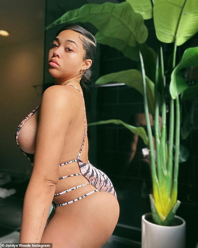 Mẫu ngoại cỡ Jordyn Woods khoe 3 vòng 'bốc lửa' khiến cánh mày râu điêu đứng ảnh 2