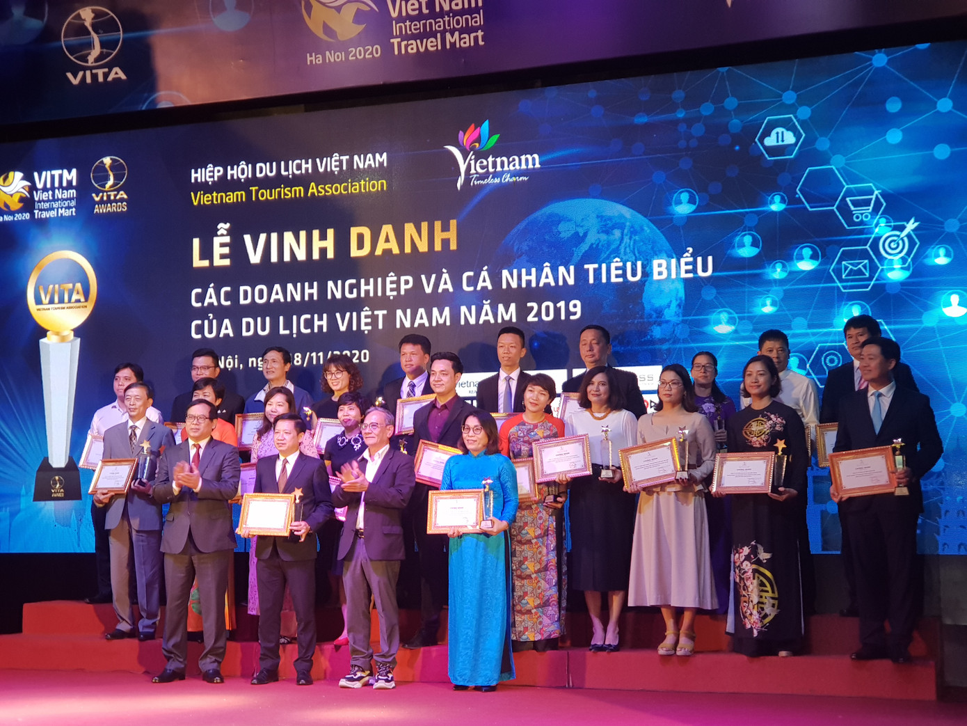 Vinh danh 284 cá nhân, doanh nghiệp du lịch tiêu biểu năm 2019 ảnh 2