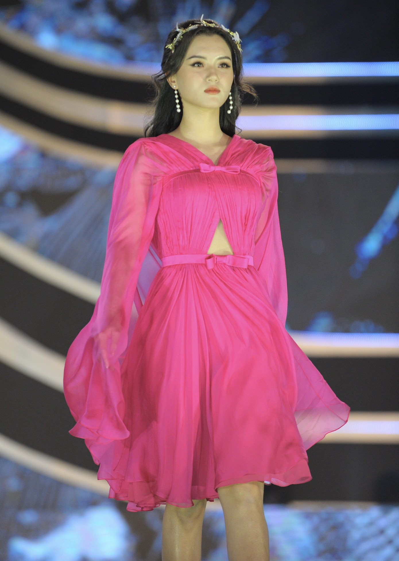 'Người đẹp Thời trang' đưa thí sinh tới gần khán giả ảnh 1