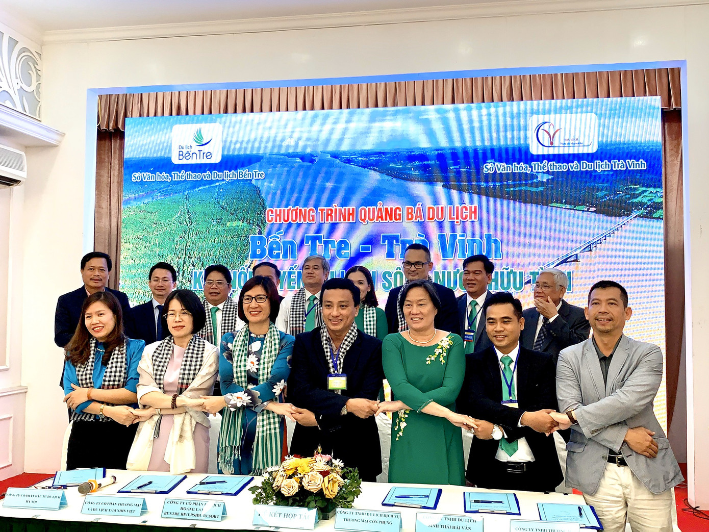 Bến Tre bắt tay Trà Vinh mở tuyến du lịch sông nước hữu tình ảnh 1