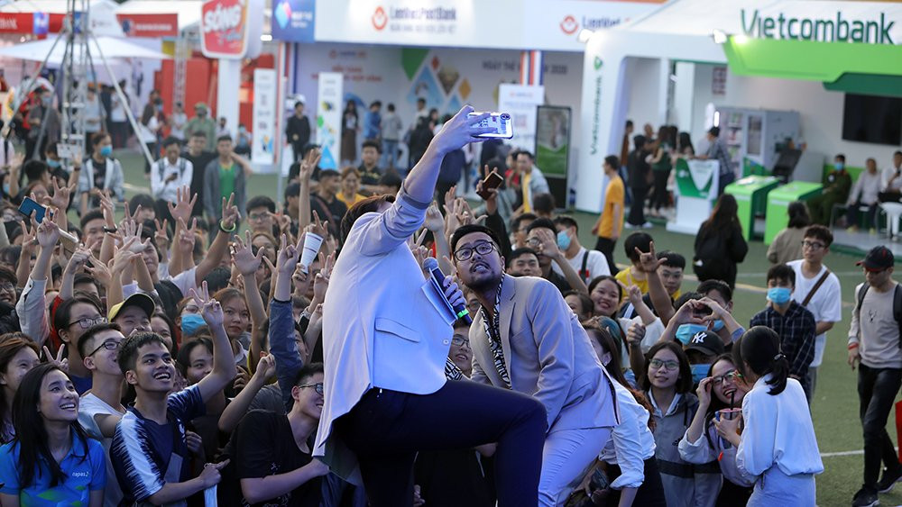 Bảo Trâm, Rapper Rica đốt cháy sân khấu ‘Sóng Festival’ ảnh 7