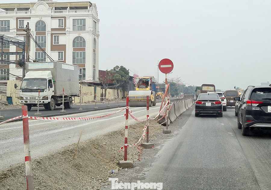 Kết thúc ba ngày nghỉ Tết Dương lịch, dòng xe nối đuôi nhau hướng về Thủ đô ảnh 10