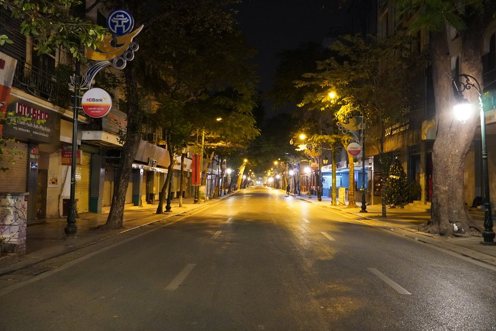 Người vô gia cư tại Hà Nội run rẩy trong cái lạnh thấu xương ảnh 1