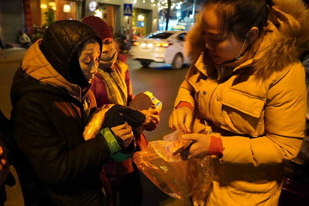 Người vô gia cư tại Hà Nội run rẩy trong cái lạnh thấu xương ảnh 8