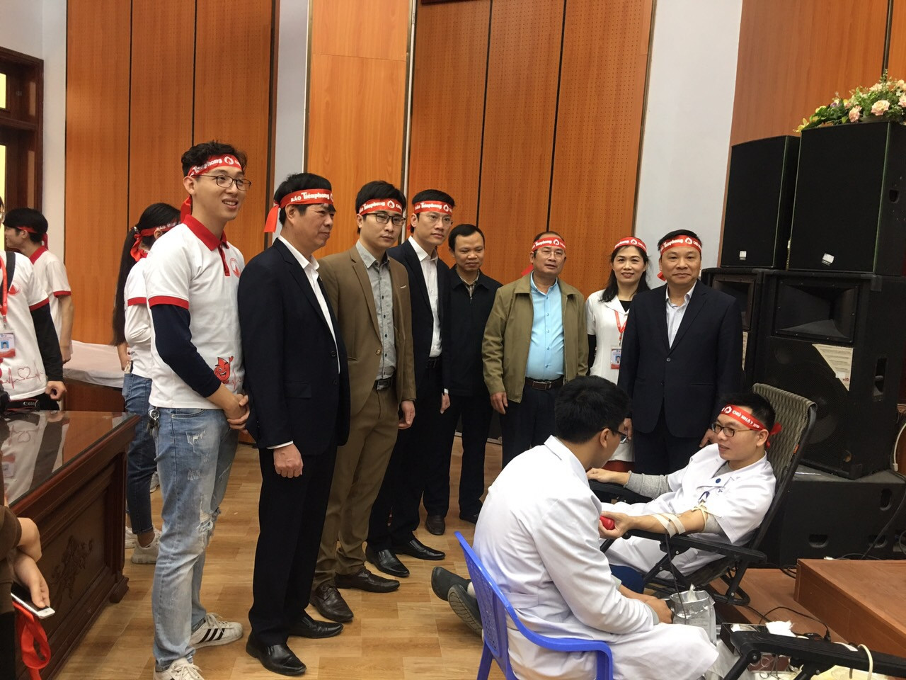 Nhiều thầy thuốc trẻ hiến máu Chủ nhật Đỏ ở Thái Bình ảnh 3