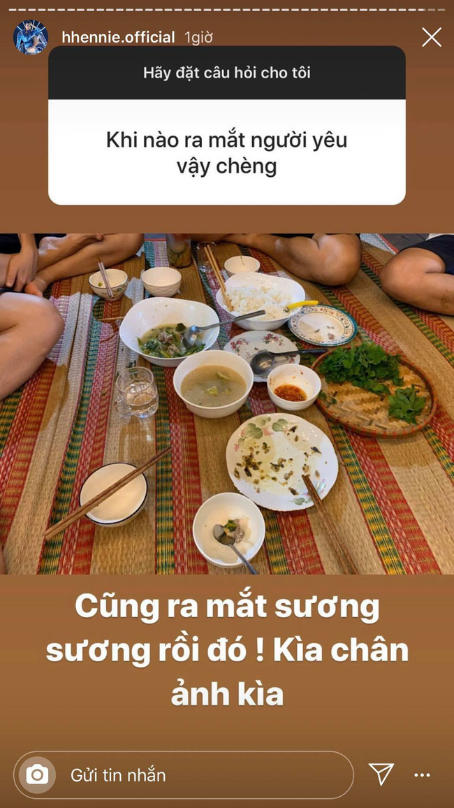 H'Hen Niê liên tục khiến khán giả tò mò khi úp mở bạn trai giấu mặt. (Ảnh: IGNV) Không chỉ đưa bạn trai về ra mắt, H'Hen Niê còn tính đến chuyện cưới xin ảnh 3