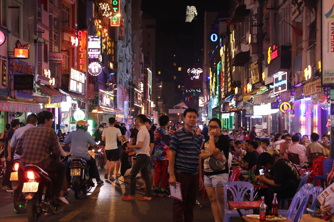 Phố Bùi Viện lại tấp nập người sau COVID-19 lần hai ảnh 5