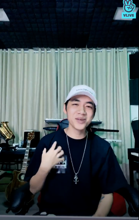 Sau loạt sóng gió đầu năm, K-ICM vui vẻ livestream tại gia và tư vấn tình cảm cho fan ảnh 2