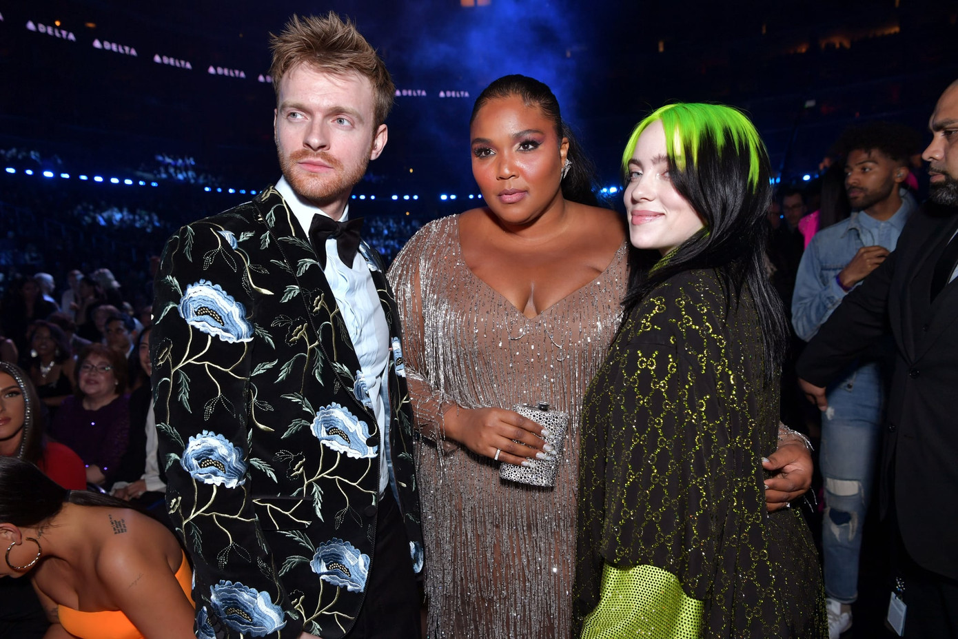 Billie Eilish cùng anh trai Finneas O’Connell và nữ ca sĩ Lizzo trong lễ trao giải Grammy đầu năm nay. Billie Eilish tức giận trước cáo buộc “thắng giải Grammy vì là người da trắng“ ảnh 3