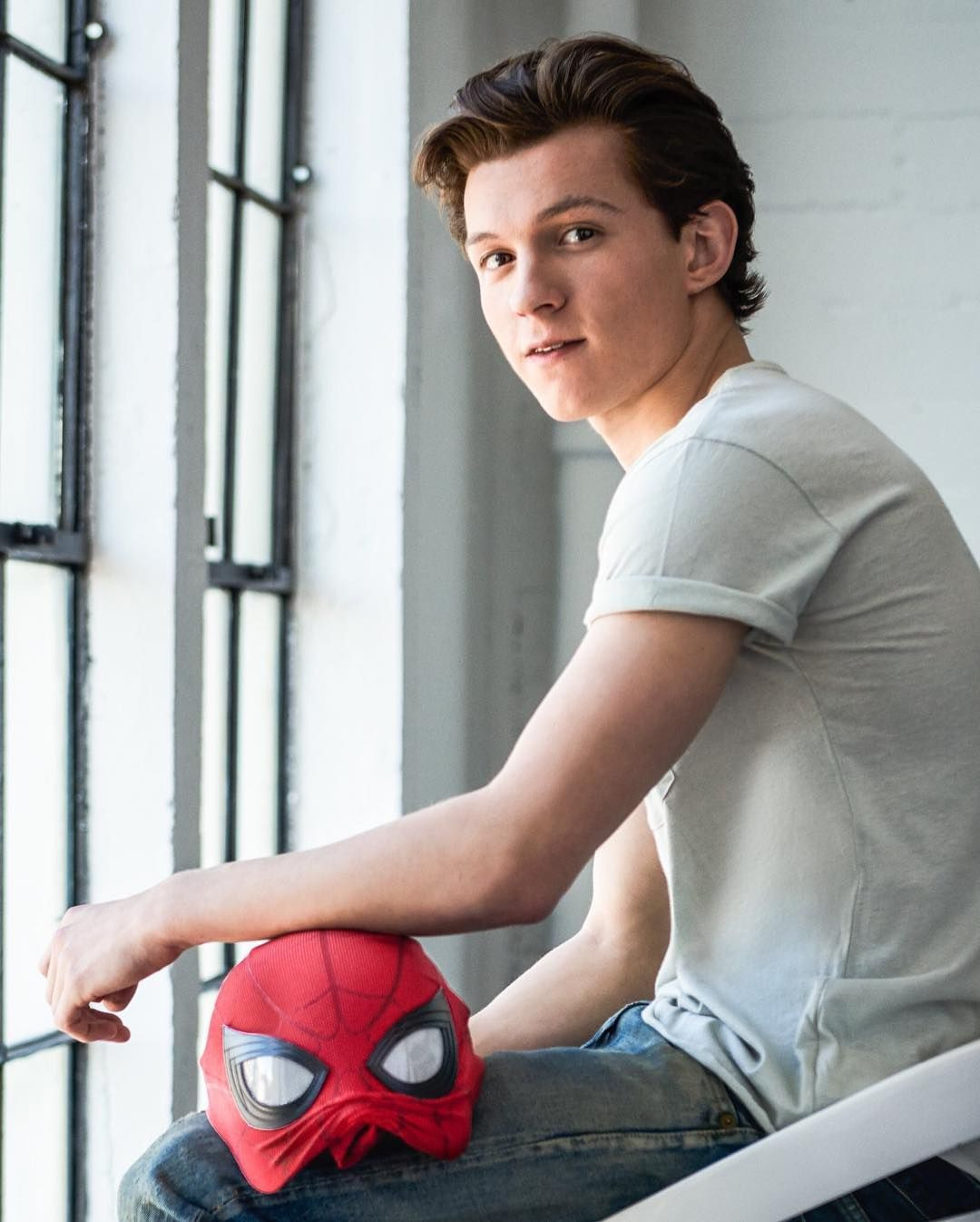 “Người Nhện” Tom Holland làm thợ săn kho báu trong phim bom tấn chuyển thể từ game ảnh 3