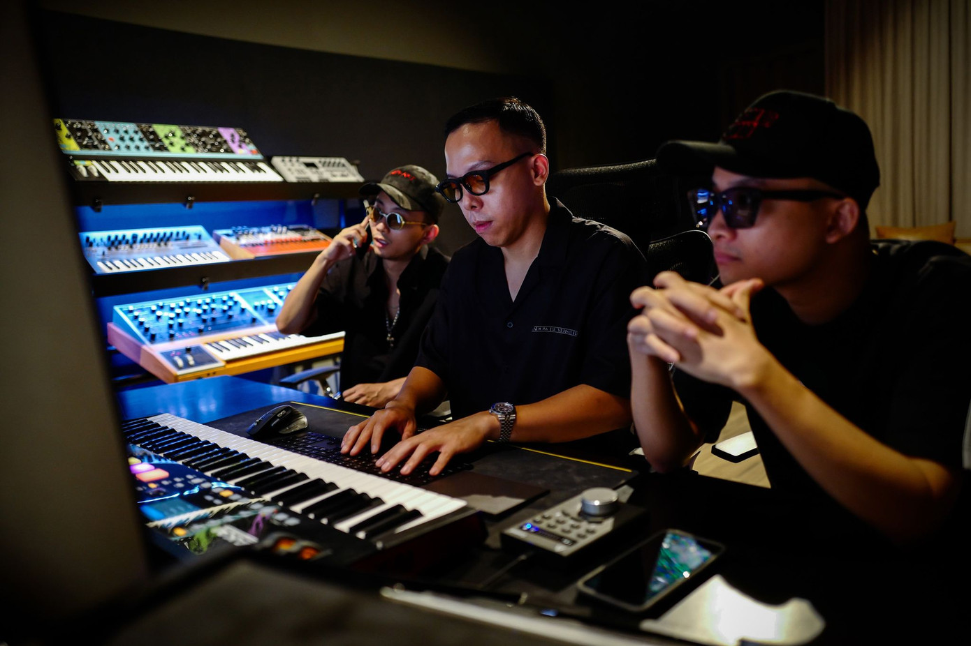 Bộ tứ “phù thủy âm nhạc” đứng sau thành công của hàng trăm tiết mục tại “Rap Việt“ ảnh 2