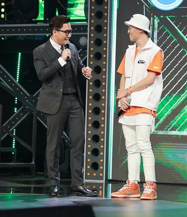 Rap Việt: Gừng - Rapper trẻ “cay nồng” khiến HLV Suboi “cay mắt” vì tiếc nuối ảnh 5