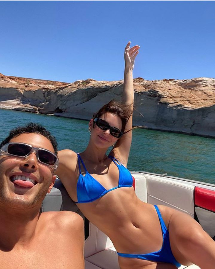 Bất chấp lệnh cách ly, Kylie và Kendall Jenner vẫn đi du lịch ở Utah với bạn bè ảnh 4