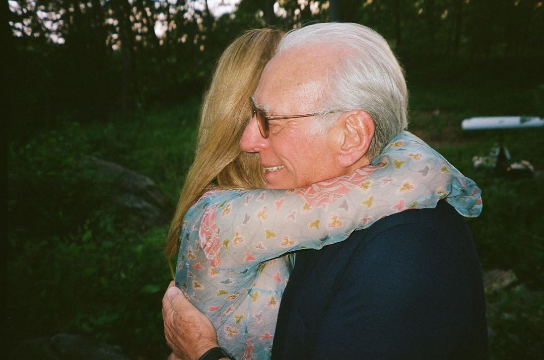 Brooklyn Beckham chia sẻ hình ảnh cầu hôn Nicola Peltz cùng thông điệp ngọt lịm tim ảnh 3