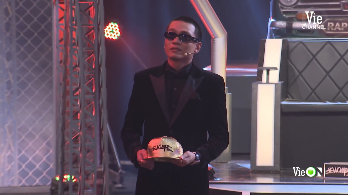 Rap Việt: Hóa ra “lão đại” Wowy vừa tình cảm, vừa hài hước và lầy lội như thế này đây ảnh 6