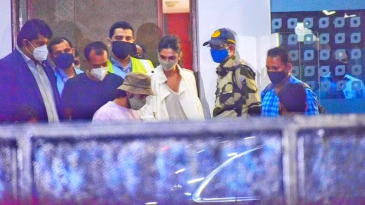 SỐC: Hàng loạt siêu sao Bollywood dính líu đến vụ án ma túy gây chấn động Ấn Độ ảnh 4