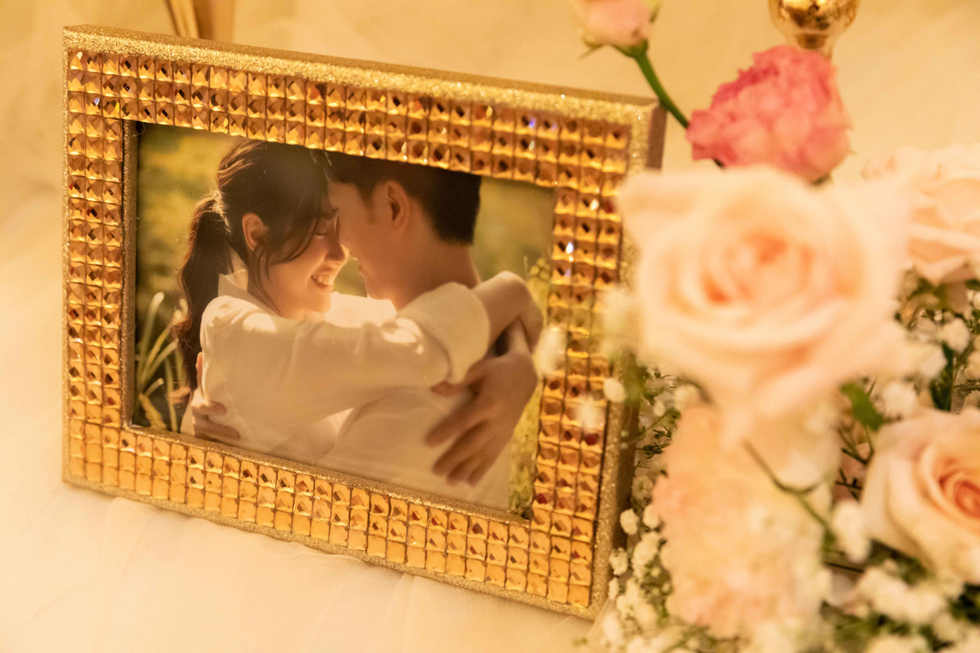 Đám cưới Á hậu Thúy Vân: Những khoảnh khắc đẹp của đôi trai tài gái sắc ảnh 3