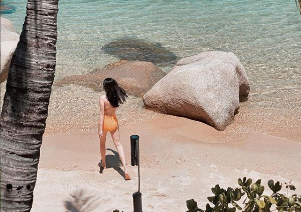 Bảo Thy tung ảnh bán nude gợi cảm trên giường ảnh 4