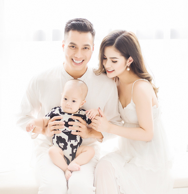 Tung ảnh bikini, vợ cũ Việt Anh bất ngờ được khen 'ăn đứt' Ngọc Trinh ảnh 4