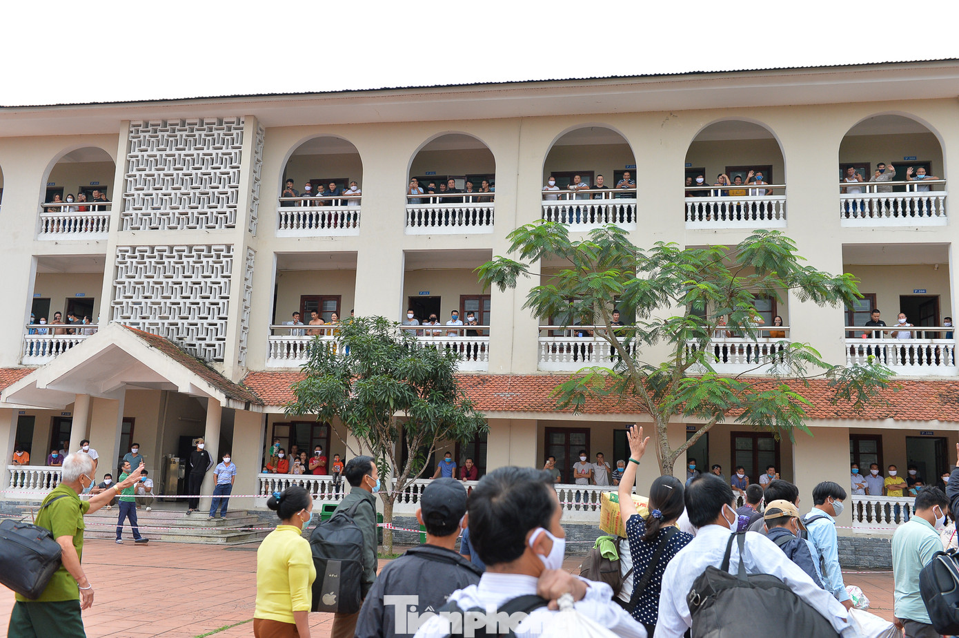 Những công dân đầu tiên ở Nghệ An về nhà khi hết cách ly 14 ngày ảnh 6