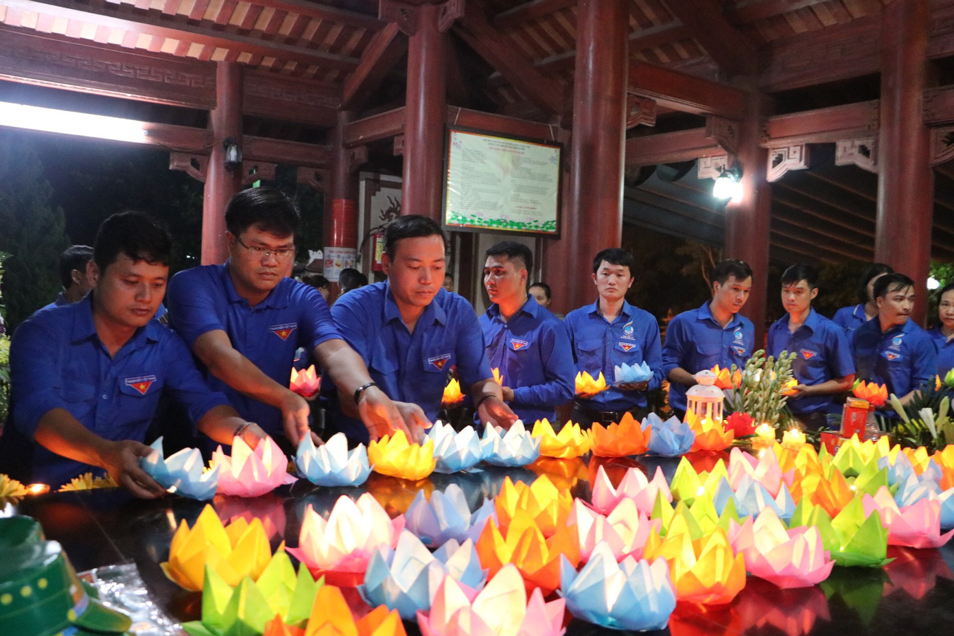 Tuổi trẻ Nghệ An hành trình tri ân các anh hùng liệt sỹ ảnh 8