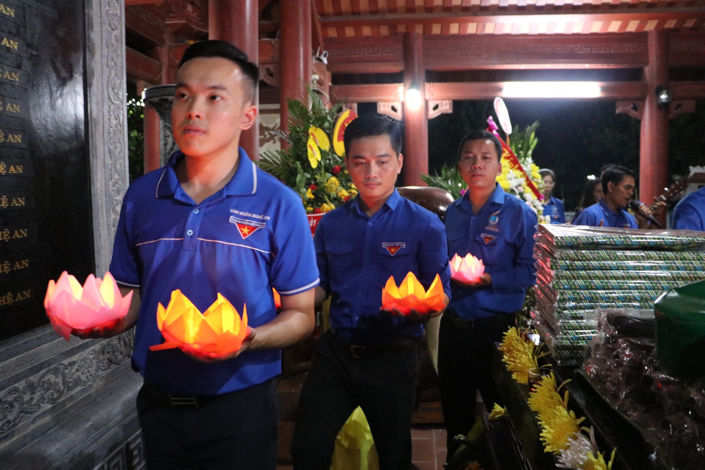 Tuổi trẻ Nghệ An hành trình tri ân các anh hùng liệt sỹ ảnh 10