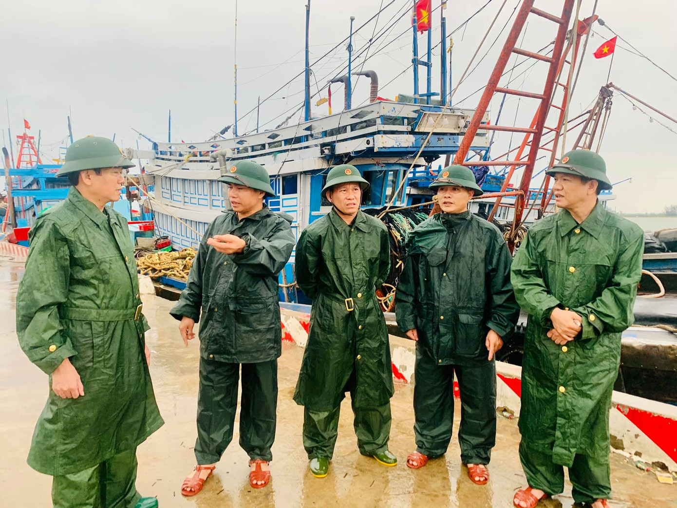 Nghệ An ra công điện khẩn ứng phó bão số 5 ảnh 1