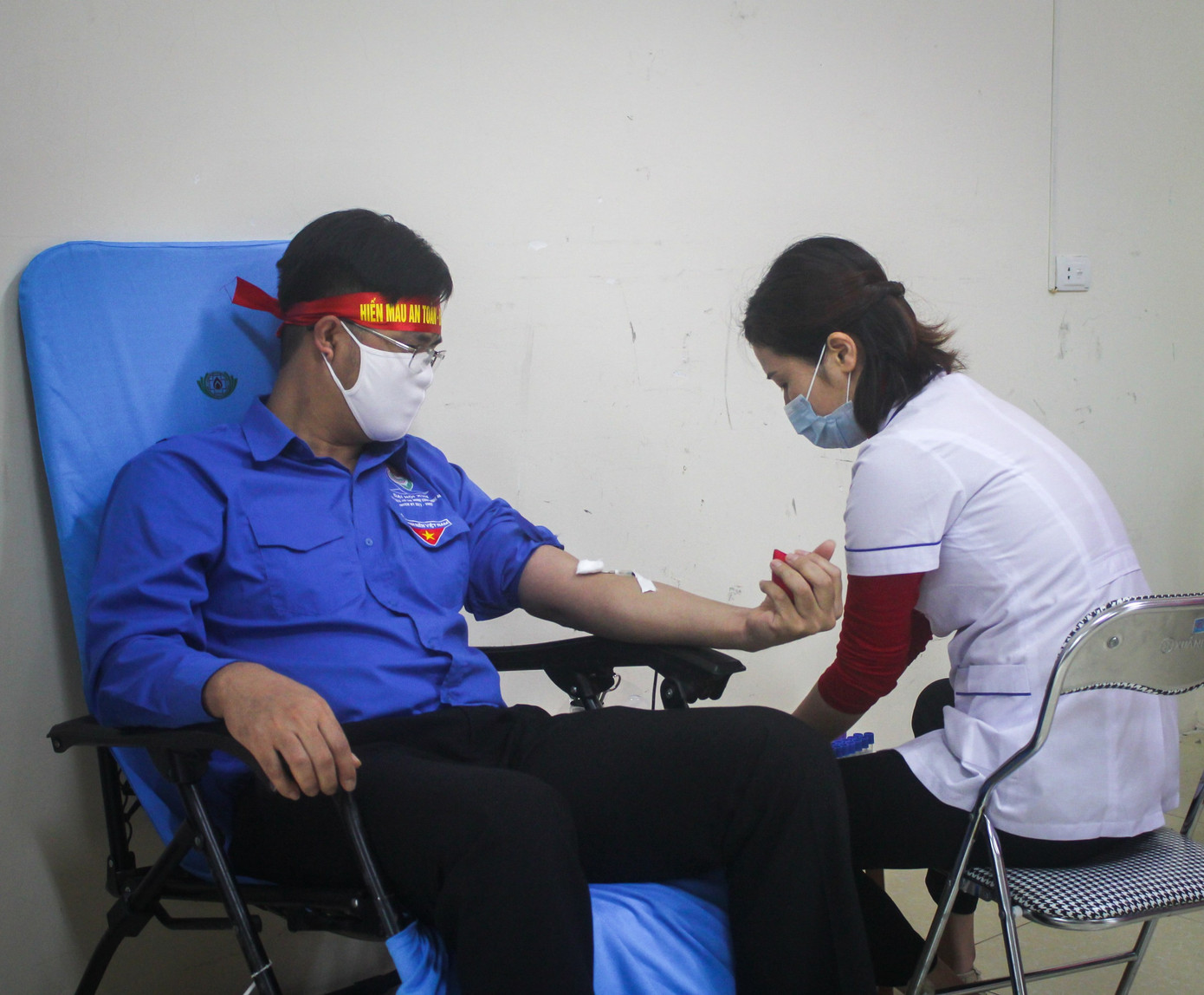 Tuổi trẻ Nghệ An hưởng ứng ‘Hiến máu an toàn - Đừng ngại COVID’ ảnh 10