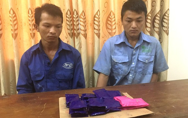 Bắt hai đối tượng vận chuyển 6.000 viên ma túy đi tiêu thụ ảnh 1