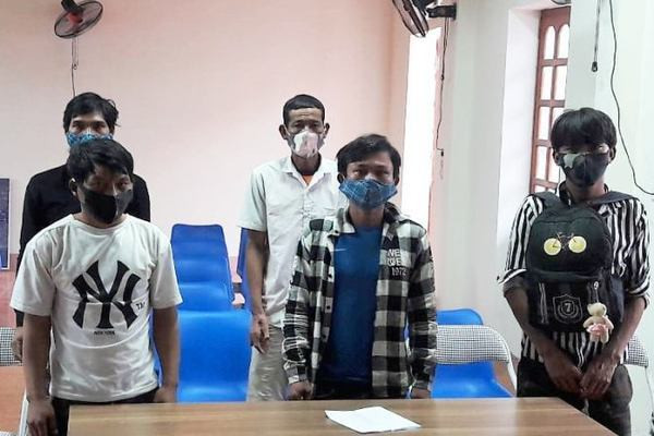 Thu nhập bấp bênh, 5 công dân vượt sông về Việt Nam ảnh 1