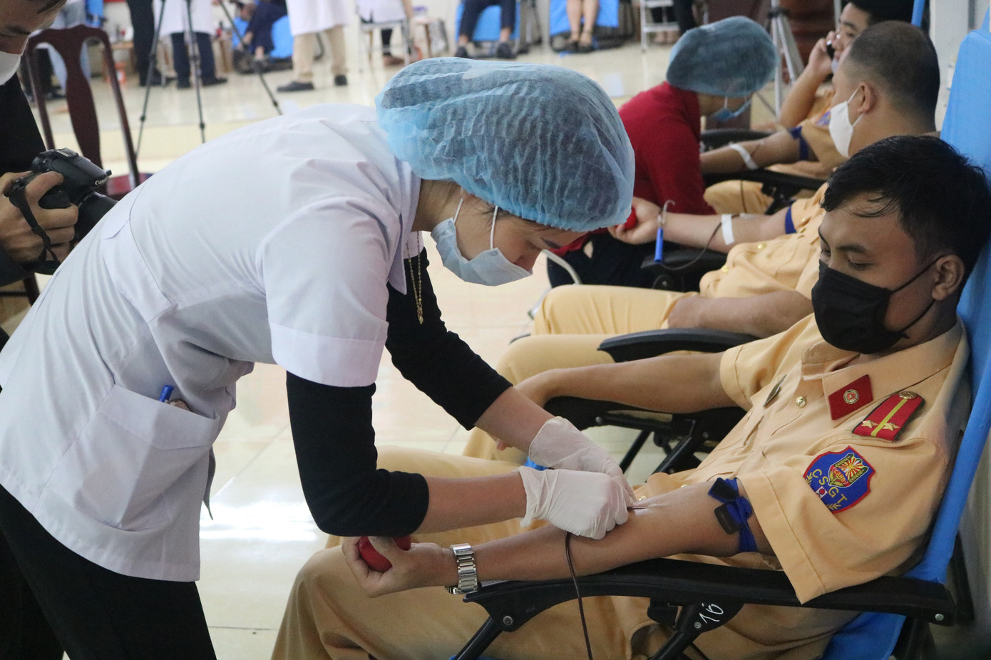 Tuổi trẻ Nghệ An hưởng ứng ‘Hiến máu an toàn - Đừng ngại COVID’ ảnh 6