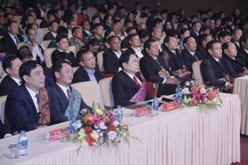 Son sắt nghĩa tình, Trường Sơn Đông – Trường Sơn Tây ảnh 2