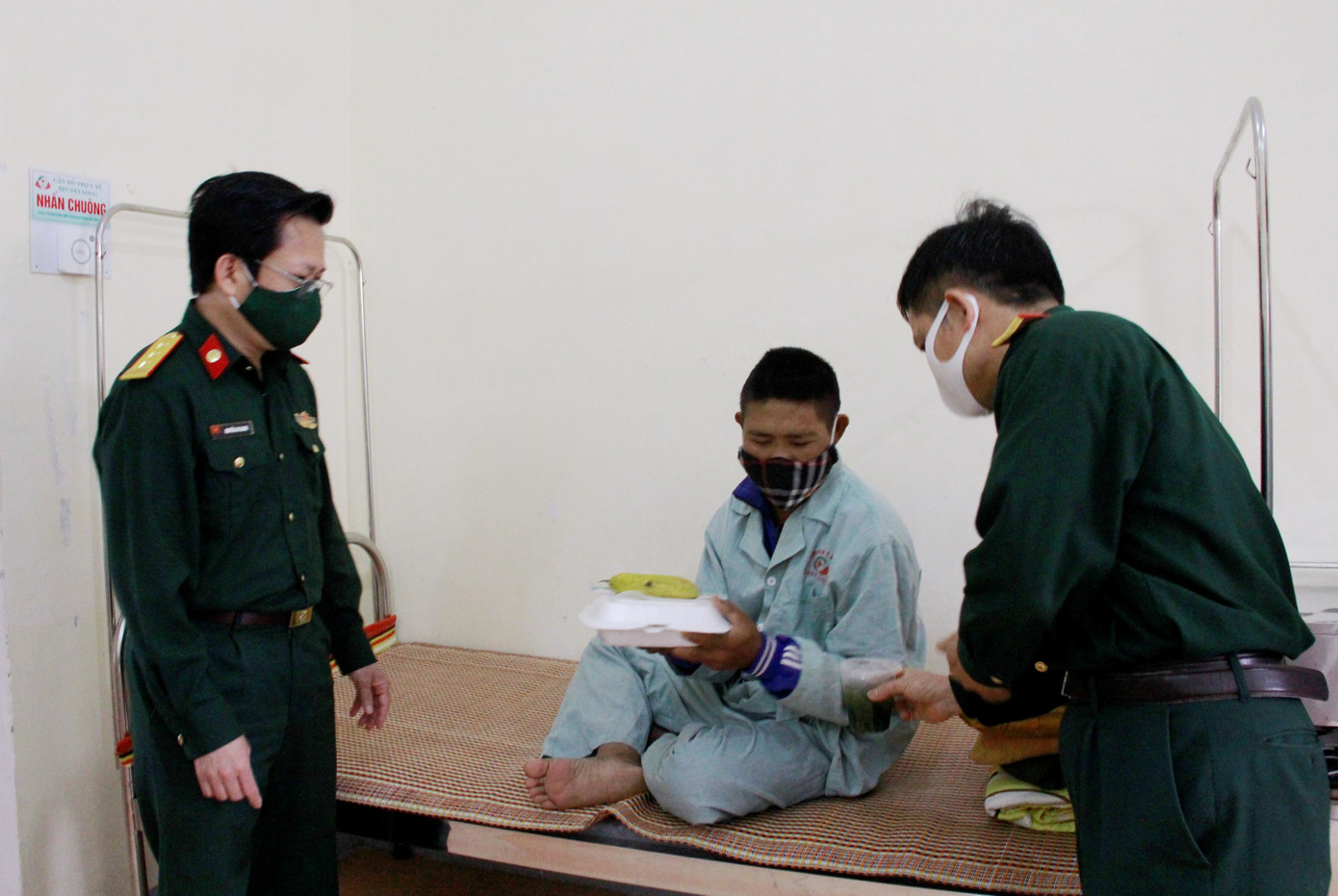 Lan tỏa 'gian hàng 0 đồng, suất cơm 0 đồng' trong dịch COVID-19 ảnh 8