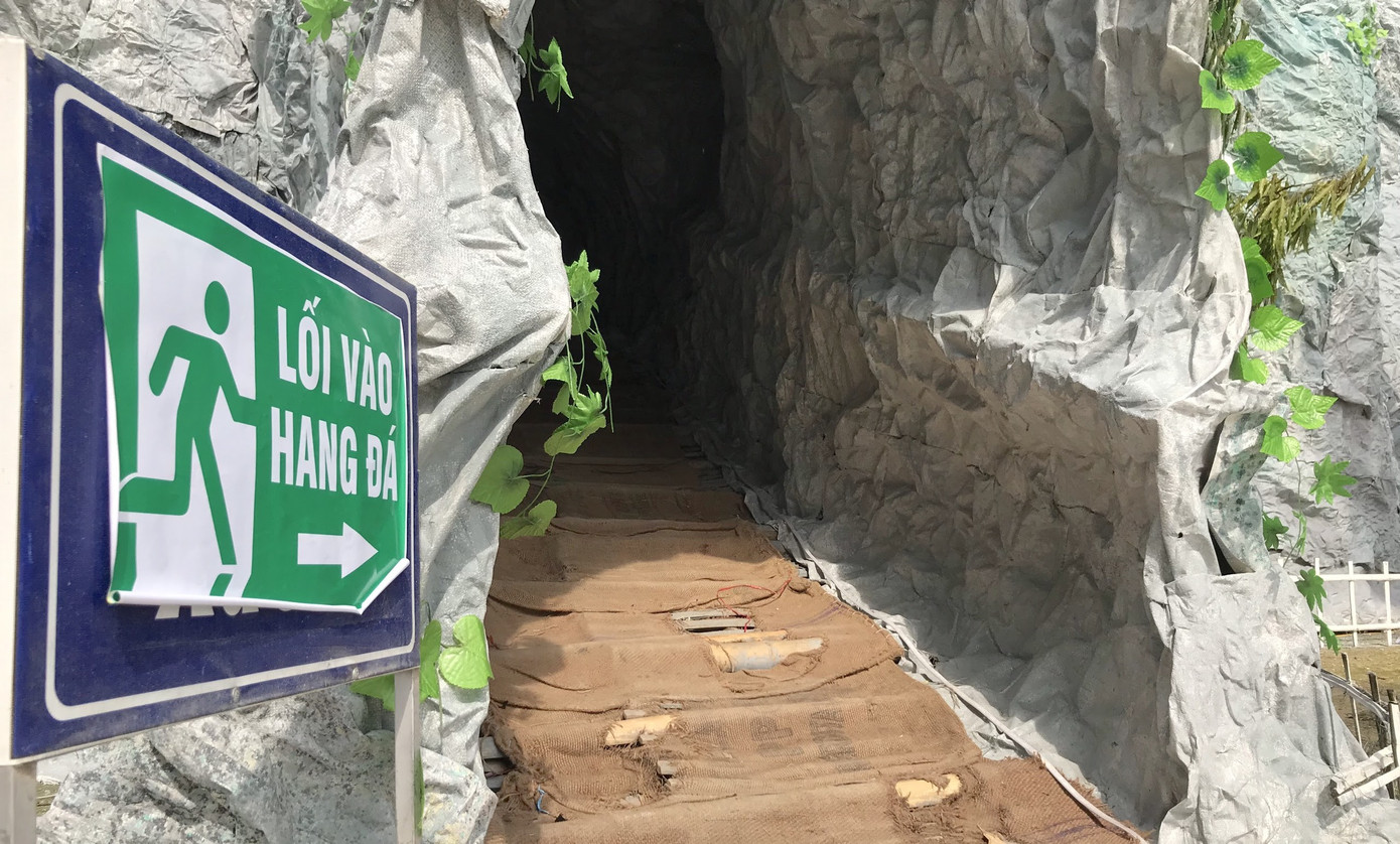 Lung linh hang đá Noel khổng lồ ở Nghệ An cao hơn tòa nhà 3 tầng ảnh 9