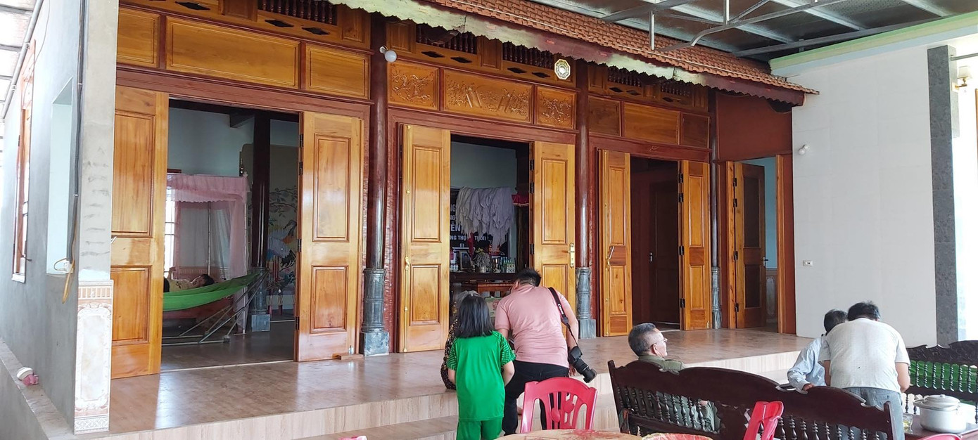 Hàng chục hộ dân bỗng dưng 'thoát nghèo' sau khi nhận tiền hỗ trợ COVID-19 ảnh 1