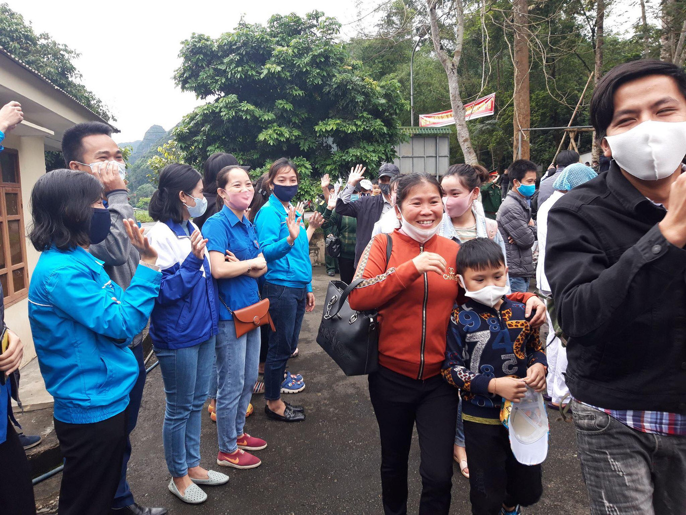 Hành động tri ân đặc biệt của những công dân cách ly tại miền núi Nghệ An ảnh 11