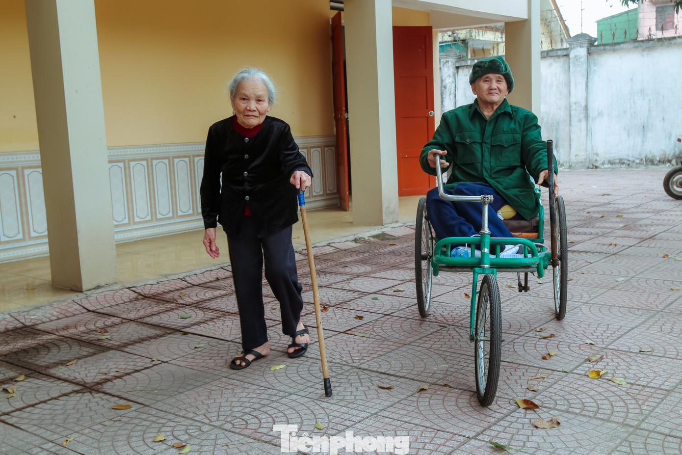 Ngân hàng BIDV, báo Tiền Phong trao quà thương binh ở Nghệ An và Hà Nam ảnh 4