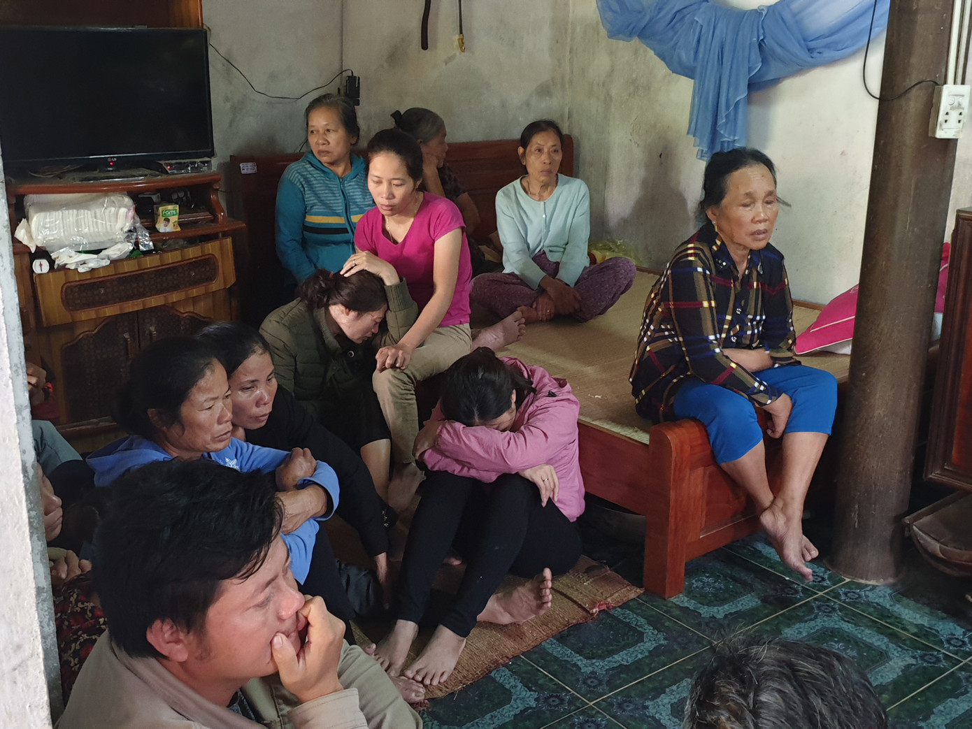 Thảm kịch 39 thi thể trên container ở Anh: Nước mắt tại quê nhà ảnh 3