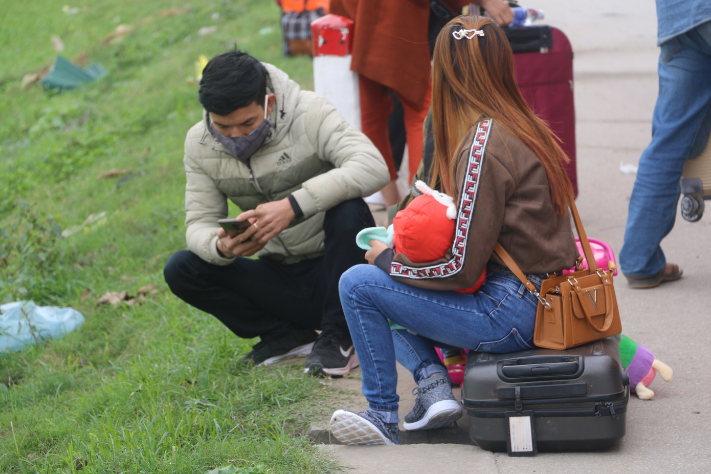 Sau tết, lao động Nghệ An hối hả đón xe vào Nam, ra Bắc ảnh 4