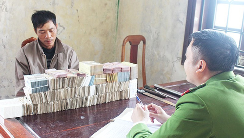 Người đàn ông phá ba lớp cửa trộm gần 1 tỷ đồng ảnh 1