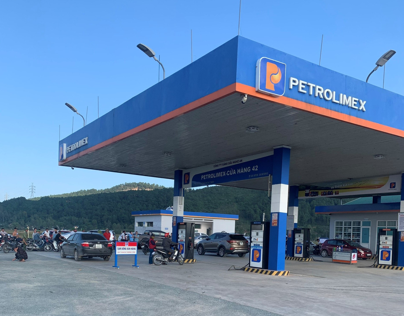 Một kế toán trưởng tử vong trong cửa hàng xăng dầu ảnh 1