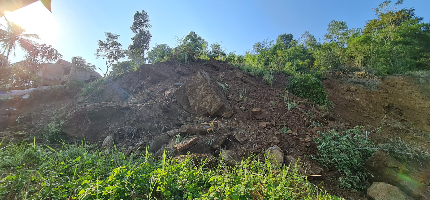 Sạt lở cả quả đồi ở Nghệ An, đe dọa tính mạng 60 người dân ảnh 8