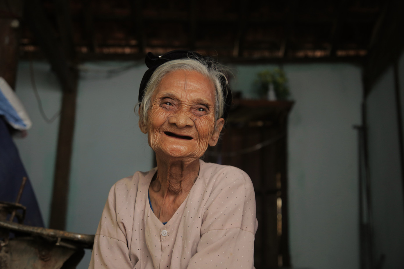 Chuyện về cặp vợ chồng 90 tuổi bất ngờ viết đơn xin thoát nghèo ảnh 2