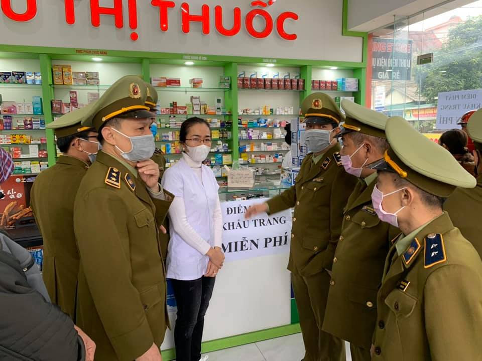 Hà Tĩnh cấp miễn phí hàng ngàn khẩu trang y tế và gel rửa cho người dân ảnh 2