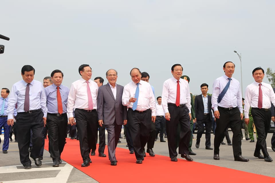 Thủ tướng cắt băng thông xe cầu Cửa Hội nối Nghệ An-Hà Tĩnh ảnh 2